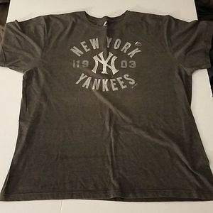 New York Yankees tee shirt